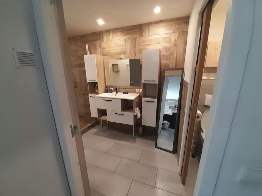 Appartement Spacieux &Tres Calme. Spacious & Very Quiet Apartment. Carros Exteriör bild
