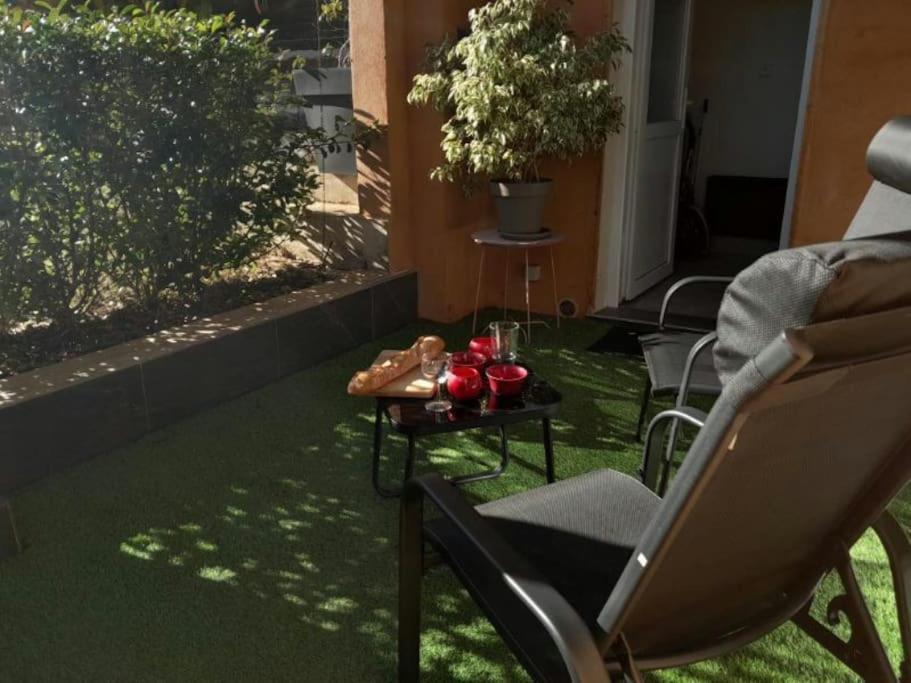 Appartement Spacieux &Tres Calme. Spacious & Very Quiet Apartment. Carros Exteriör bild