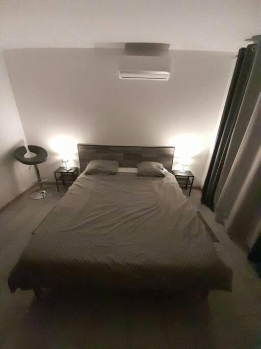 Appartement Spacieux &Tres Calme. Spacious & Very Quiet Apartment. Carros Exteriör bild